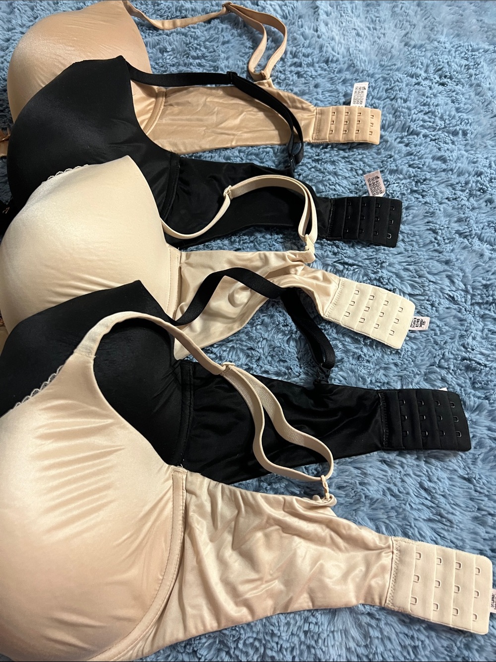 Victoria's Secret Nude and Black Seamless T-Shirt Bras - Picture 3 of 4